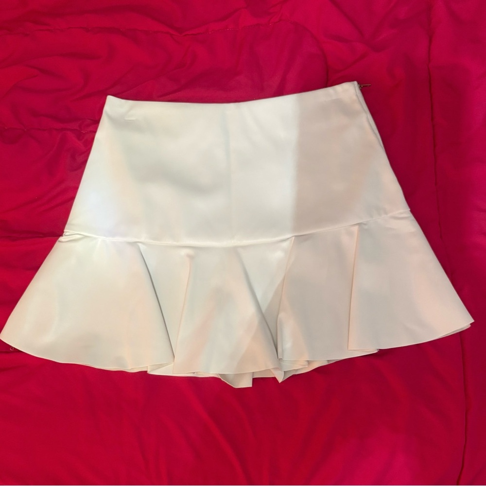 Entro White Pleather Skort